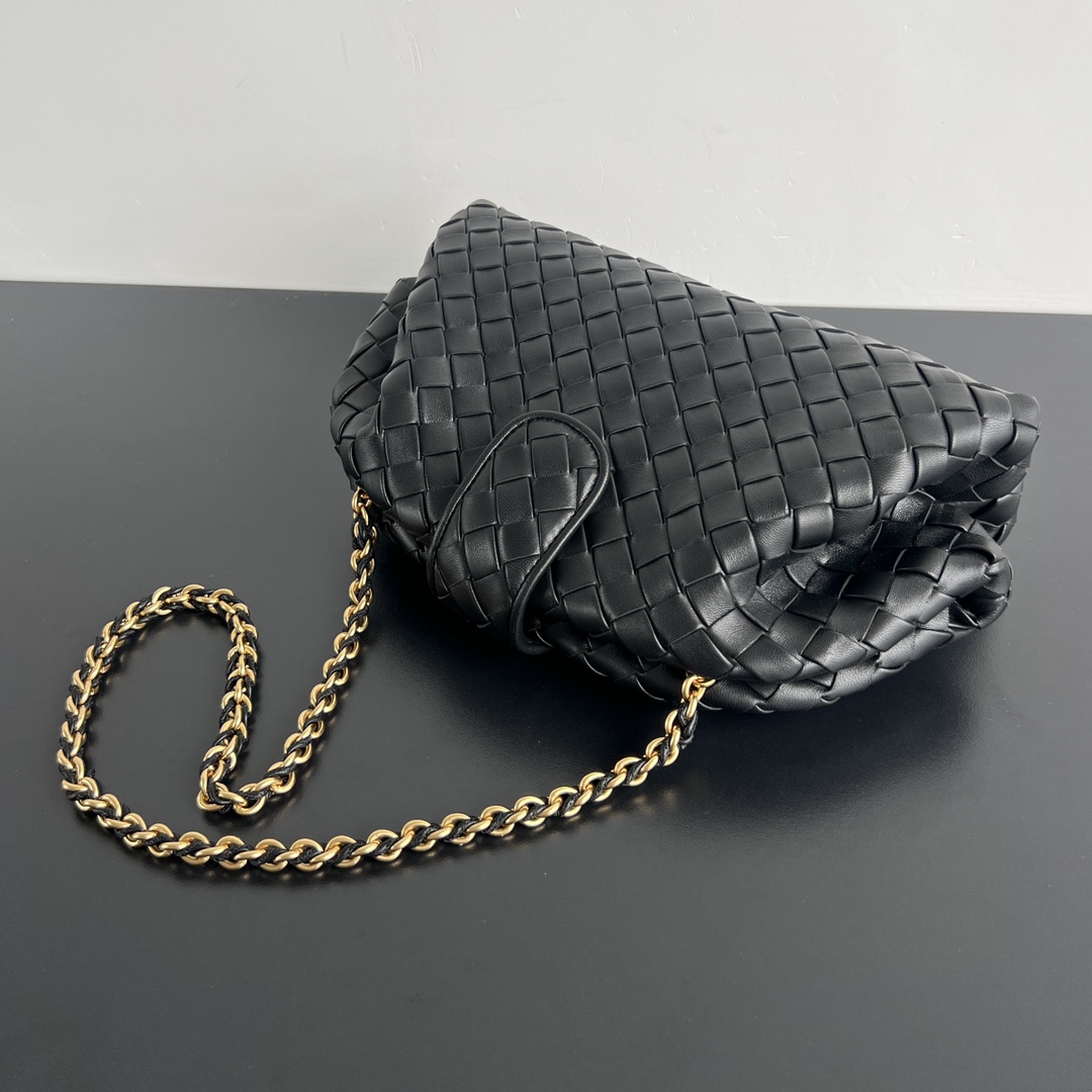 Teen Lauren 1980 Padded Intrecciato Leather Clutch With Chain Black